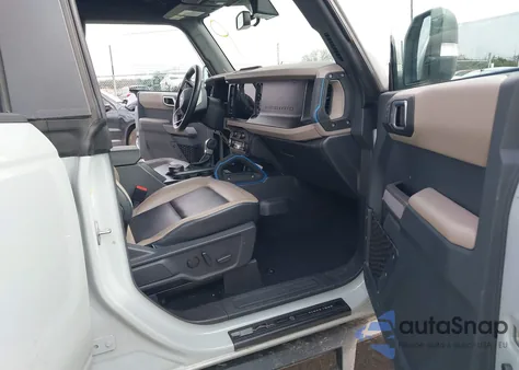 2023 Ford Bronco Wildtrak z USA, uszkodzony, nr VIN 1FMEE5DP6PLB87793